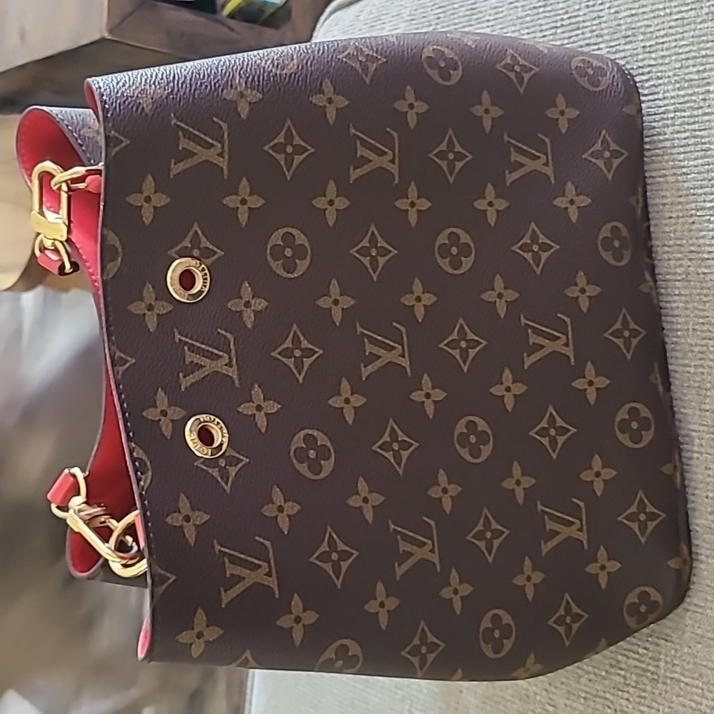 Louis Vuitton Noenoe